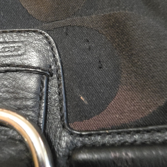 Authentic Coach Campbell Signature Satchel - Picture 9 of 9